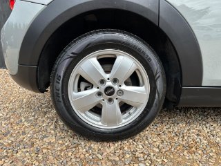 /photos/9949/16d69121-1c80-4881-aaf2-fa539592e1c2_i320x240.jpg