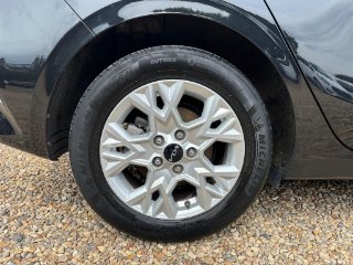 /photos/9949/28861648-383f-4302-bc40-2f203749ec3d_i320x240.jpg
